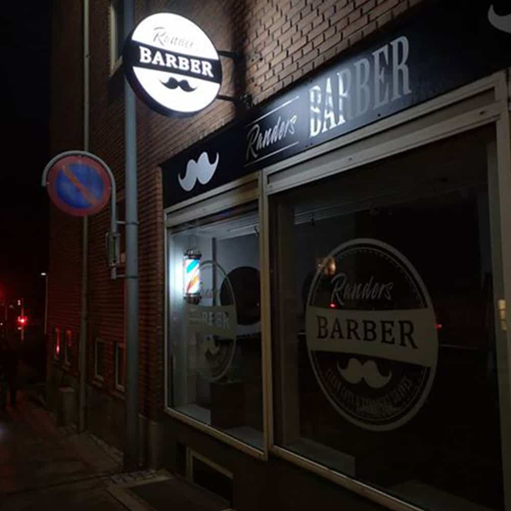 Design af facade til barber - aften